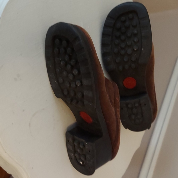 Shoes - Picture 3 of 5